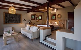 Hog Hollow Country Lodge